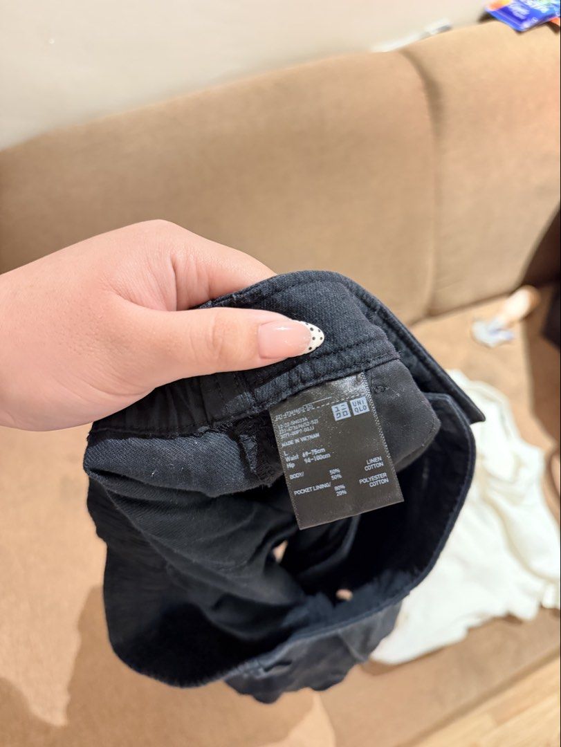 Uniqlo Linen Shorts (Category: Shorts) located in Tanauan. Submitted by dee_preloved03 (Listing ID 1427914942, Image 2). Description: .