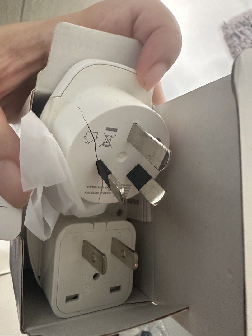 Universal Travel Adapter - Cracked405969754182144000