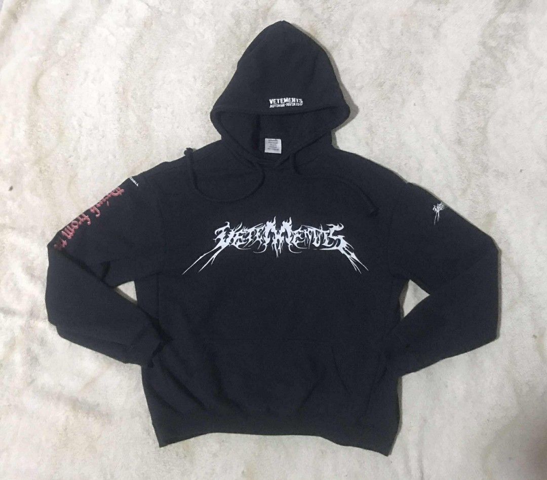 Vetements complete tags (Category: Activewear) located in Tagum. Submitted by urbanoadulajr (Listing ID 1427880005, Image 2). Description: Vetements complete tags X's to small to medium 26x27 As new Mine 2500.