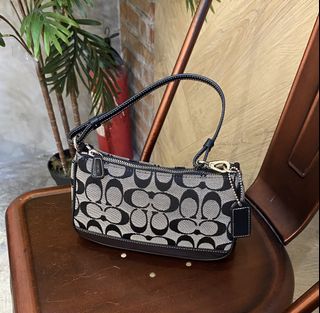 (Category: ) located in . Submitted by mskenzi (Listing ID 1426775835, Image 1). Description: .