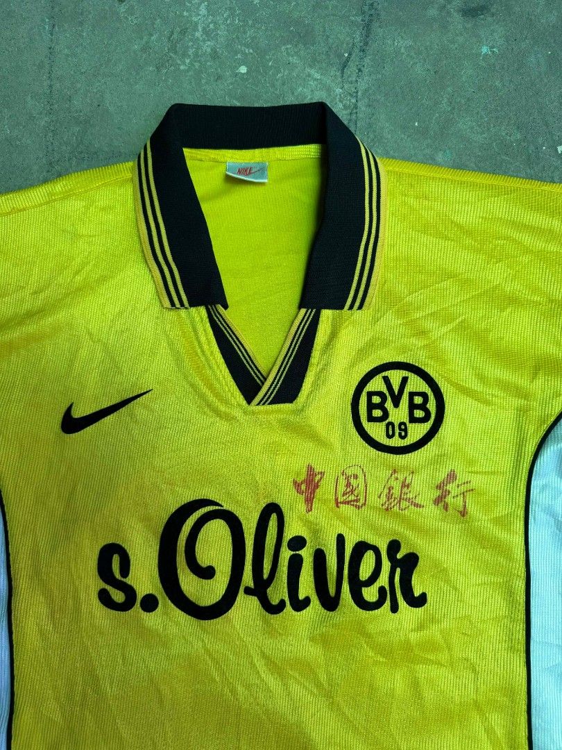 Vintage Nike Borussia Jersey (Category: Tshirts & Polo Shirts ) located in Iloilo. Submitted by singkomils.ilo5000 (Listing ID 1427923650, Image 3). Description: Width: 22 Length: 30 excellent condition no major flaws 500.