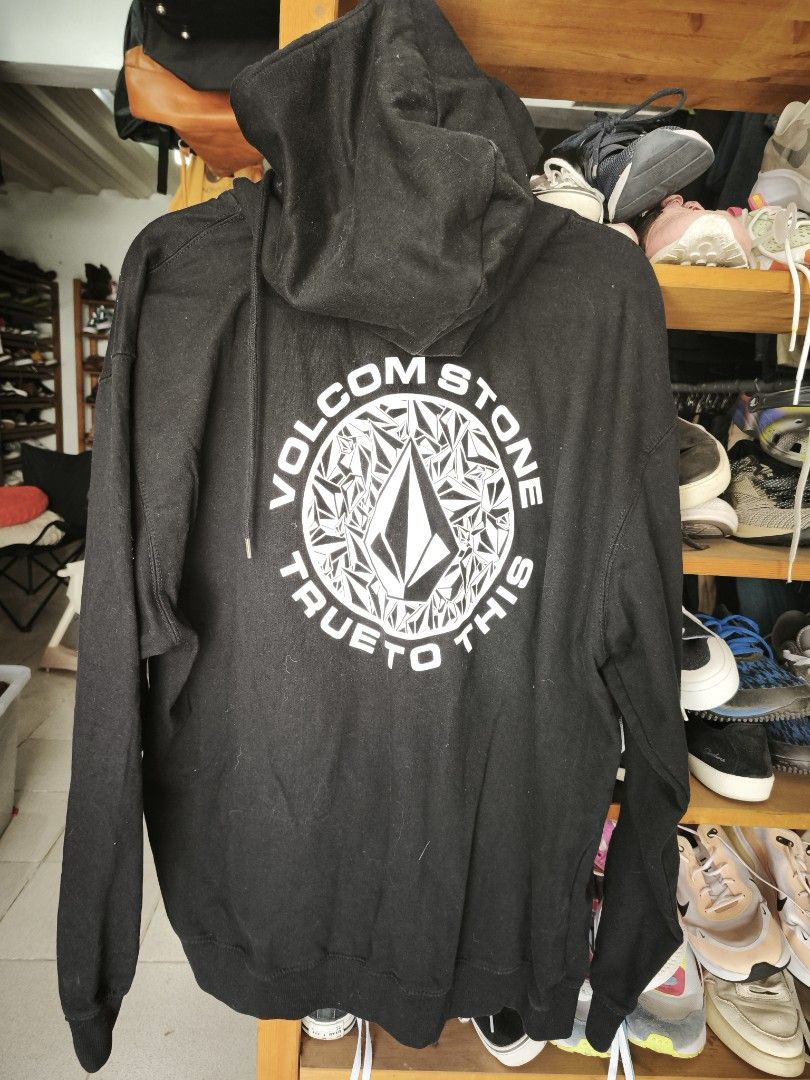 VOLCOM Black Friday Pullover Sweatshirt (Category: Coats, Jackets and Outerwear) located in Cavite. Submitted by hellosweetrepeat (Listing ID 1427810691, Image 2). Description: As is. Chat for more pics. Negotiable..