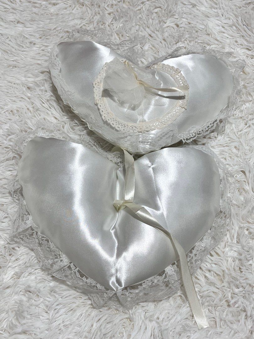 Wedding Pillows (Category: Accessory Holder, Box & Organizers) located in Las Pinas. Submitted by scarlet_stuff (Listing ID 1427930796, Image 1). Description: .