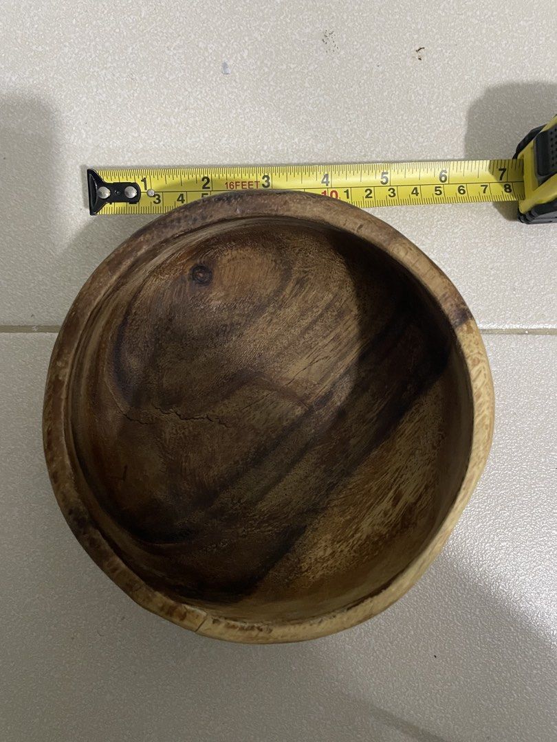 Wooden Bowl (Category: Other Kitchenware & Tableware) located in Manila. Submitted by threethumbsup (Listing ID 1427901406, Image 3). Description: Rfs: decluttering. There’s a crack on the side, please loo at the photo for reference Fixed price and pick up only grand towers manila Packaging as is Gcash or cash exact amount Delivery shouldered by buyer.