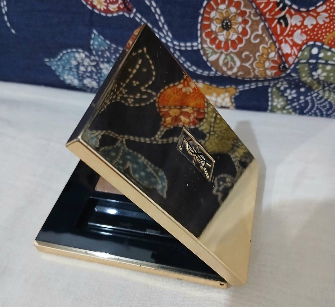 YSL Couture Brow Palette 2 (Category: Makeup) located in Alaminos. Submitted by sachiKaSan (Listing ID 1427862226, Image 3). Description: Ysl Eye Shadow Once lang nagamit Authentic Like New pa.