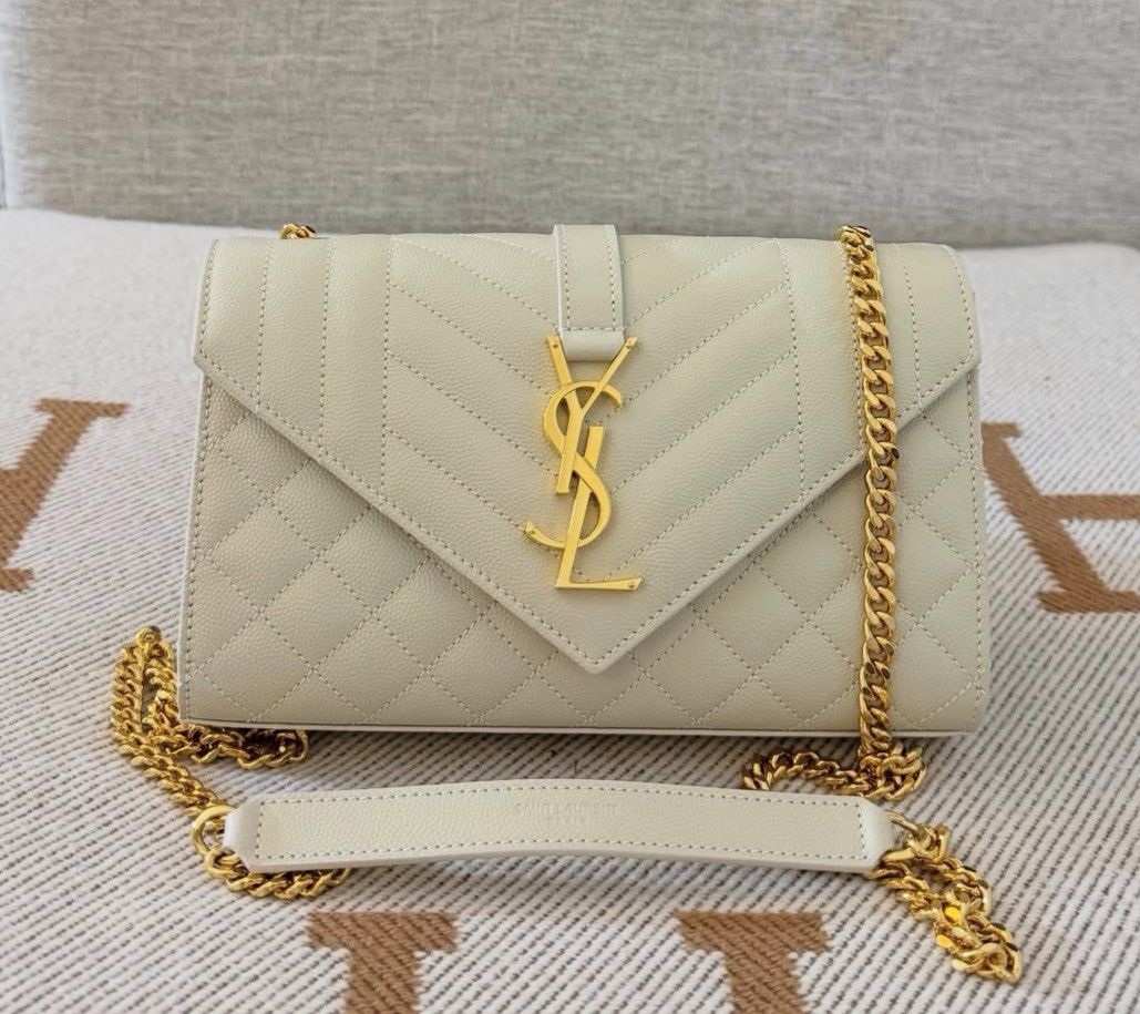 Ysl Envelope Bag (Category: Luxury Bags & Wallets) located in Manila. Submitted by deiclacio_ (Listing ID 1427780686, Image 1). Description: On hand in PH | Comes complete ✨ Shipping via LBC with insurance Vbr me: 0995785 0054.