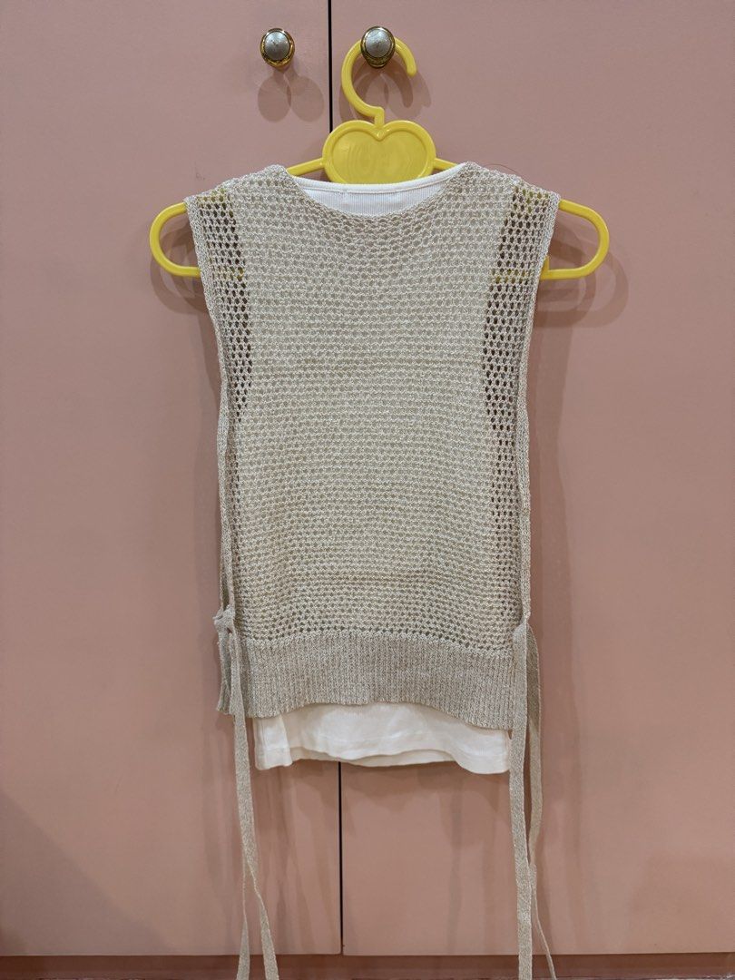 Zara Knit + Tank Top (S) (Category: Sleeveless) located in Bacolod City. Submitted by kimsob (Listing ID 1427845517, Image 2). Description: MOD: ~P80 (Ships from Bacolod via J&T).
