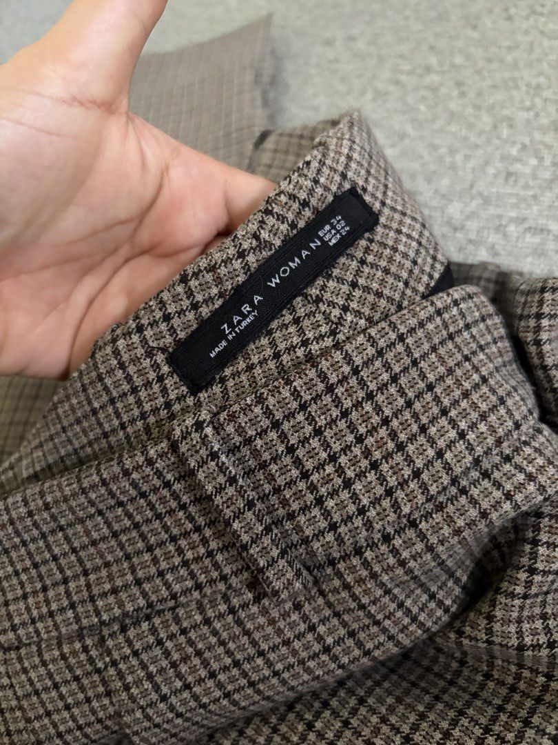Zara Woman Checkered Pants (Category: Other Bottoms) located in Quezon City. Submitted by ysahco (Listing ID 1427785469, Image 2). Description: I can send a ww for queries .