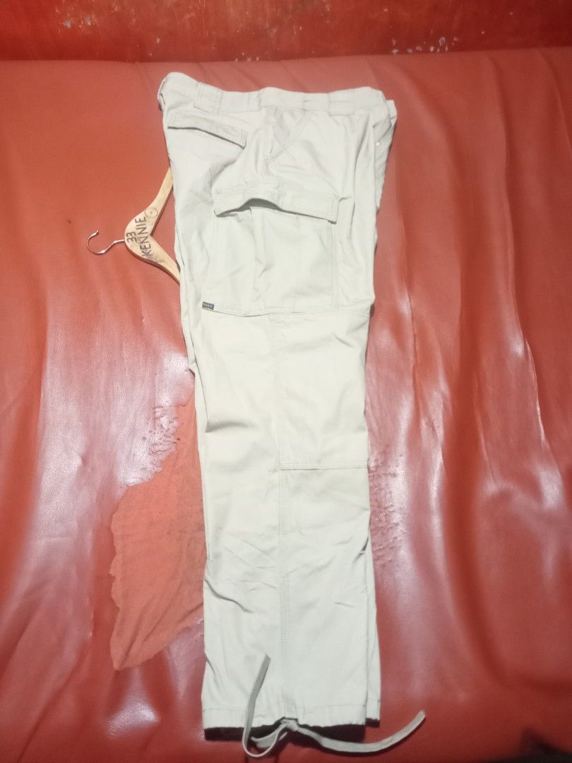 5.11 Tactical Series Cargo Pants 34x44 (Category: Jeans) located in Sagay. Submitted by kennie_3377 (Listing ID 1427943918, Image 3). Description: in excellent condition.