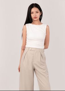 (Category: ) located in . Submitted by clothesaffairs (Listing ID 1428054882, Image 1). Description: .