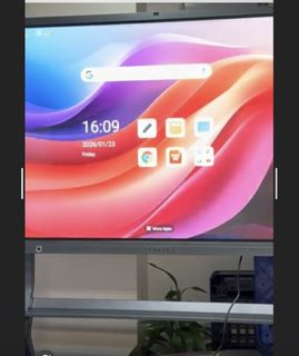 Interactive Display Screen440008011909048320