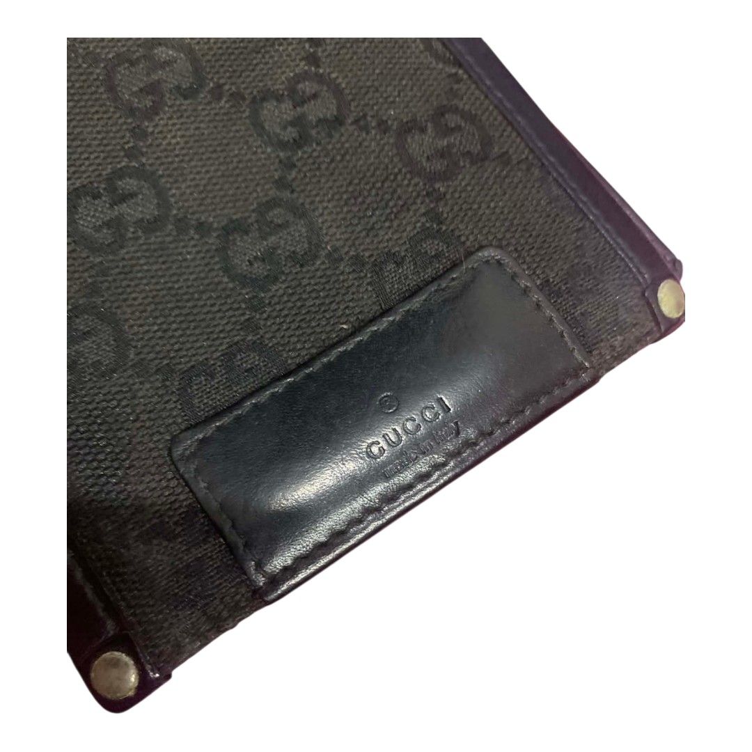 🌸 Bundle❗TODS & GUCCI Men's Wallet 🌸 (Category: Luxury Bags & Wallets) located in Bulacan. Submitted by saturday.ph (Listing ID 1428080816, Image 3). Description: Rare & Vintage 🌸💕 Both OG Made in Italy.