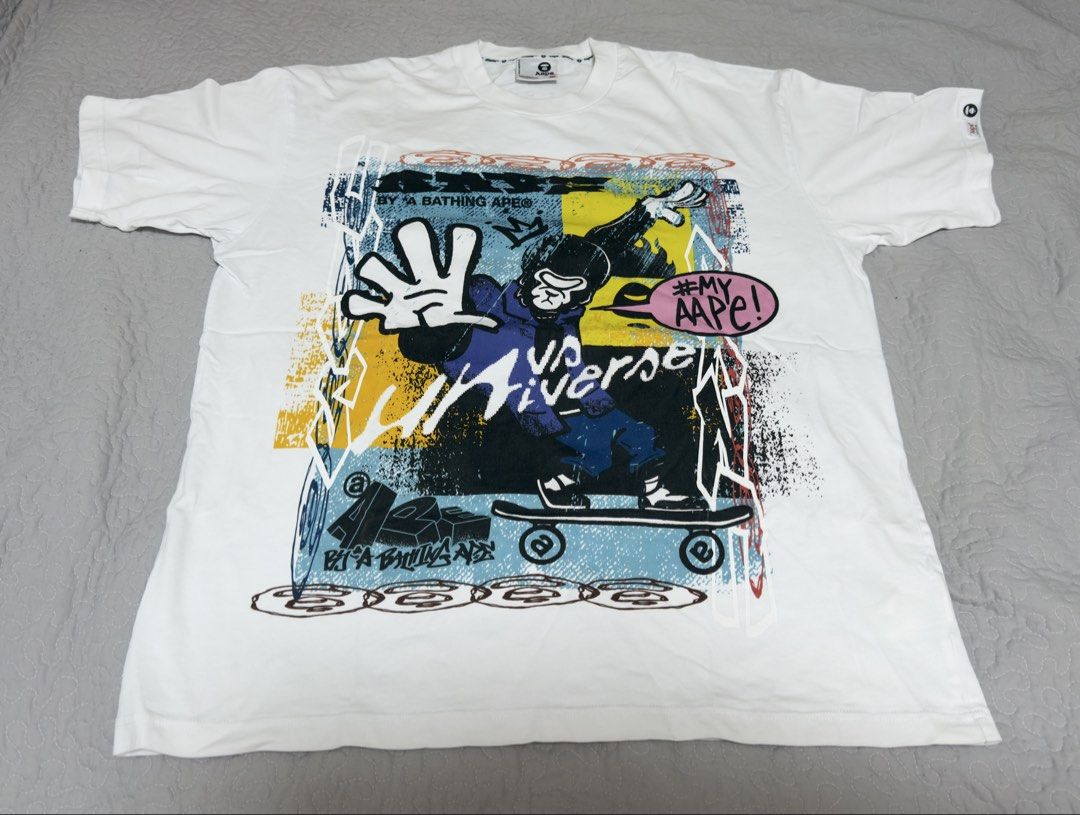 AAPE （分類：T-shirt、恤衫、有領衫）位於 Hong Kong。 由 wbnjlee 提交（商品編號 1428051676，圖片 6）。簡介： AAPE T-shirt ，新淨，少著，兩件白色加 size XL ，灰色size L 比較大件。 三件打包一齊出售 HK$ 650 包郵。