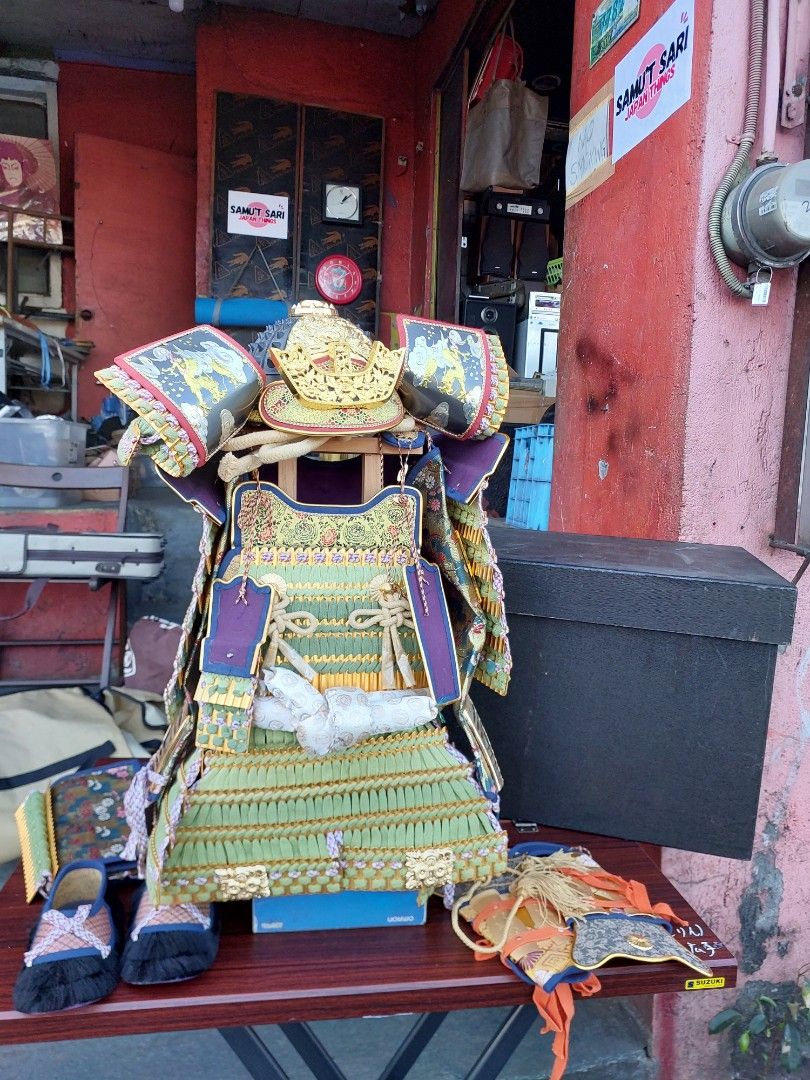 Antique Japanese Samurai Armor (Category: Vintage Collectibles) located in Quezon City. Submitted by jpnvintageonline (Listing ID 1427949982, Image 2). Description: Japanese SAMURAI display with box what you see is what you get .