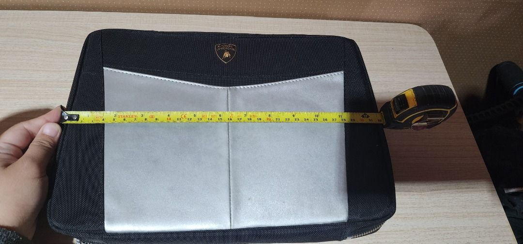 Asus laptop/ tablet pouch (Category: Laptop Bags & Sleeves) located in Baguio. Submitted by coffeesilvershadow_28 (Listing ID 1427963345, Image 1). Description: From HK box, With Minimal SOU, in excellent condition - 12 inch by 9.5 inch - Baguio dropping - Jnt shipping- Payment first plus sf before shipping.