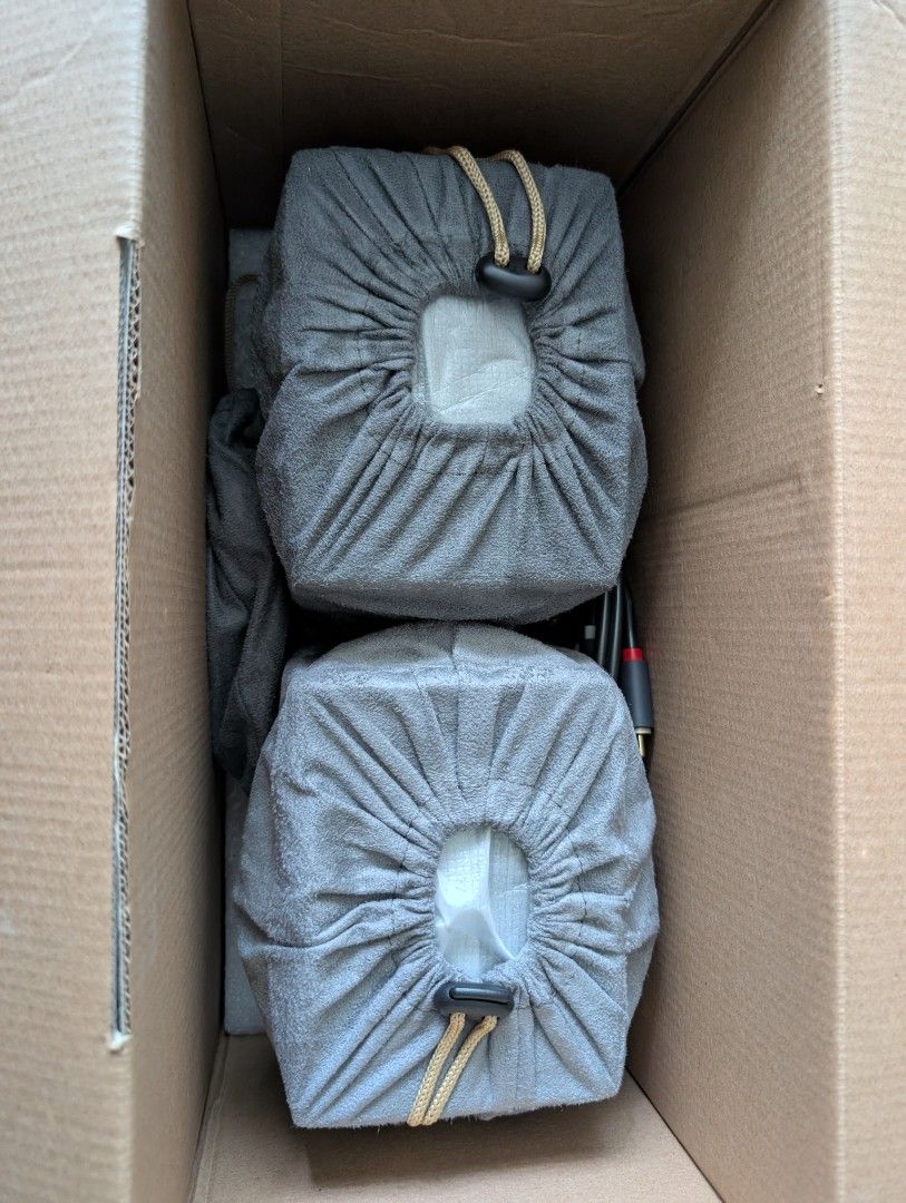 Audioengine 2+ Wireless Premium Powered Speaker System408832329814517761