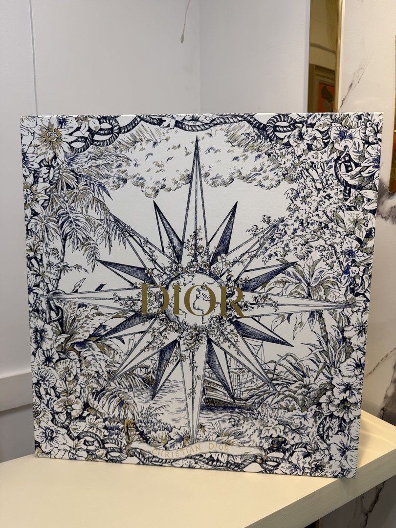 Authentic Dior Booktote Box (Category: Luxury Accessories) located in Cavite. Submitted by purgingmycloset888 (Listing ID 1428088758, Image 2). Description: .
