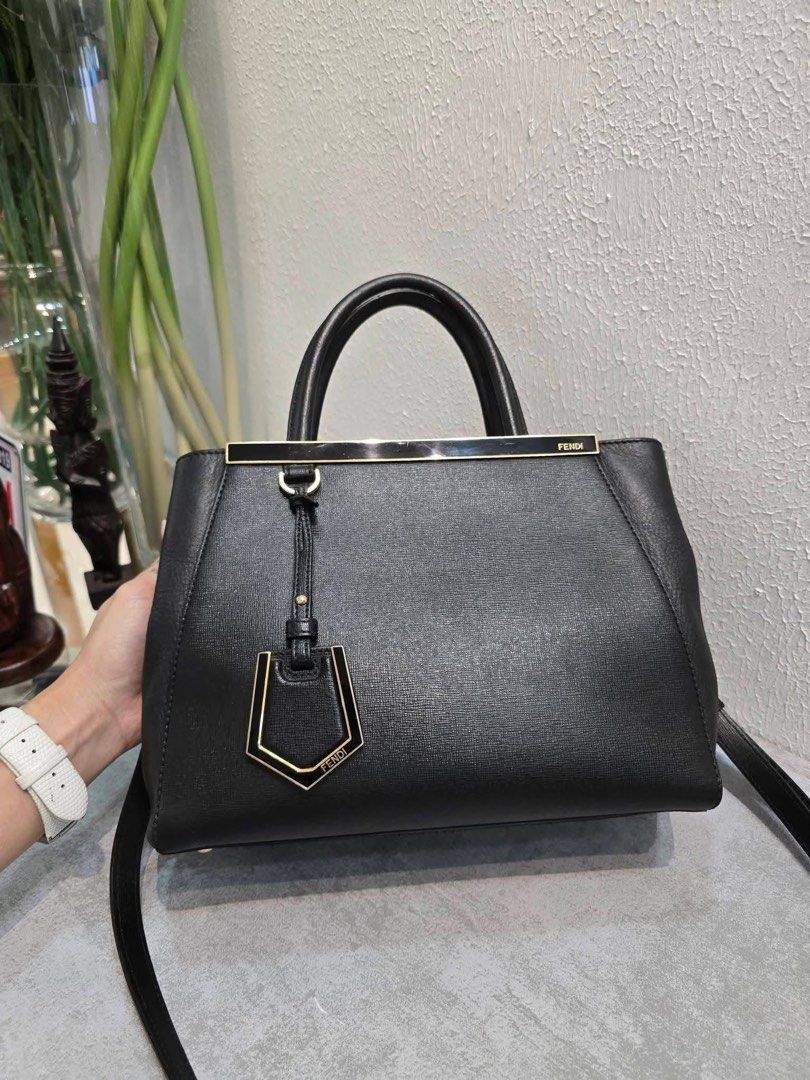 Authentic Fendi 2hours bag with strap (Category: Shoulder Bags) located in Aparri. Submitted by secondloop_695 (Listing ID 1427997724, Image 2). Description: - Authentic💯 - Fendi2 Hours Bag with strap - With free twilly ☺ 🅿️ 35,000 + shipping fee ✅ .