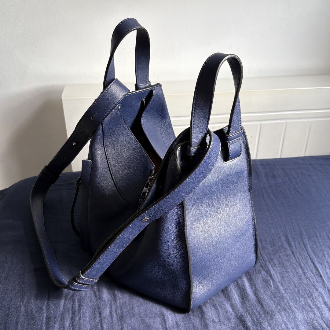 Authentic Loewe Small Hammock Bag (Category: Luxury Bags & Wallets) located in Manila. Submitted by snatchmybag (Listing ID 1428059686, Image 2). Description: .