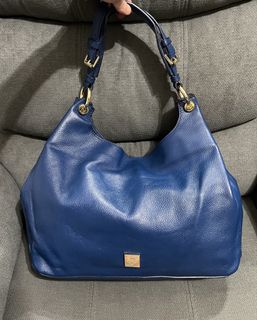 (Category: ) located in . Submitted by chic.bags (Listing ID 1427957216, Image 1). Description: .