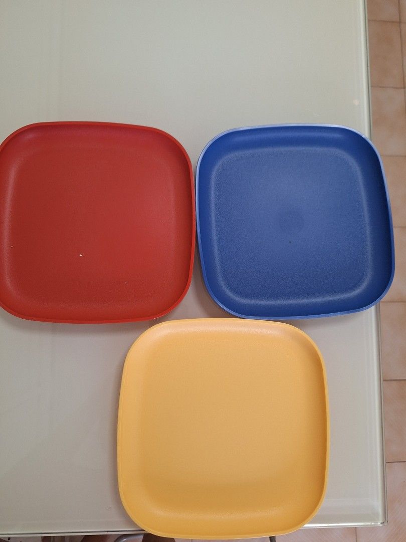 Authentic tupperware (Category: Everything Else) located in Singapore. Submitted by librantea (Listing ID 1427947757, Image 1). Description: can meet up at mrt station or platform. timing can be discuss. All for $8..
