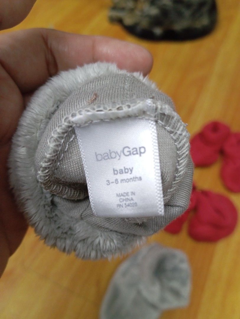BabyGap Baby Booties 3-6 Months knitted booties Bundle (Category: Babies & Kids Fashion) located in Caloocan City. Submitted by SummersClozet (Listing ID 1428075513, Image 2). Description: ❤️Made from high-quality materials. 👉 Needs washing, naalikabukan. 👉Selling as bundle. P250 pag isa lang. ❎No Return, No Exchange, No Refund. For fast transactions, ping me @ 0916-2524312.