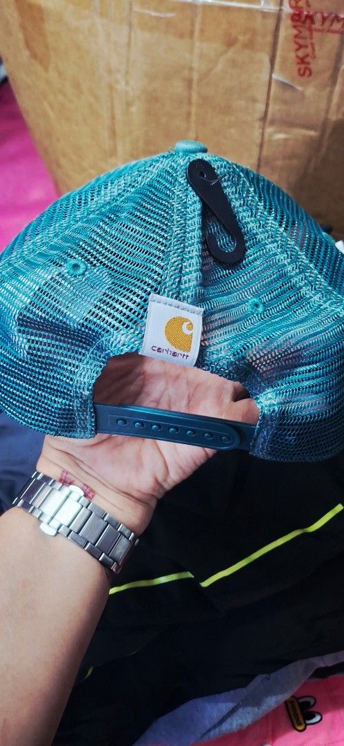Carhartt AH1195-M Cap (Category: Caps & Hats) located in Manila. Submitted by bee.geema (Listing ID 1427963966, Image 2). Description: BN CARHARTT net cap.