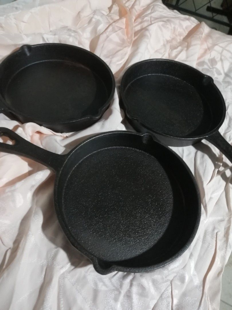 Cast iron skillet, 13cm x2.5cm, used (Category: Other Kitchenware & Tableware) located in Paranaque City. Submitted by 4thestate.surplusan (Listing ID 1428036903, Image 2). Description: 380 each or 1,100 for 3 pcs, cast iron fr japan. See photos.