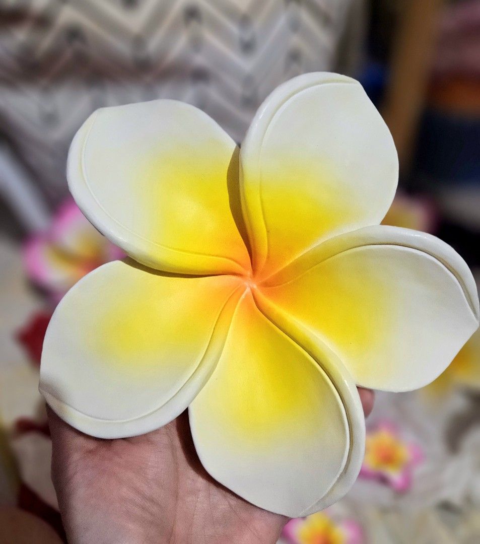 Ceramic Frangipani Set (Category: Artificial Plants & Flowers) located in Manila. Submitted by bubba20 (Listing ID 1428009740, Image 3). Description: Ceramic bought abroad brandnew cabinet display or you can hang it on your wall.
