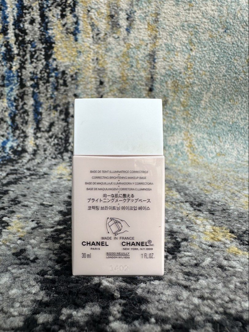 Chanel Le Blanc La Base SPF 40 (Category: Makeup) located in Paranaque City. Submitted by changingclassic (Listing ID 1428035545, Image 2). Description: Chanel Le Blanc La Base SPF 40 -Authentic 💯 -rarely used -Actual photos posted -What you see what you get DM FOR INTERESTED.
