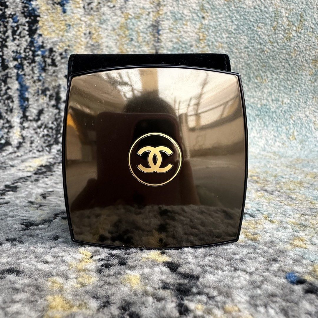 Chanel Sublimage Le Teint Serum Foundation B10 (Category: Makeup) located in Paranaque City. Submitted by changingclassic (Listing ID 1428037289, Image 1). Description: Chanel Sublimage Le Teint Serum Foundation B10 -Authentic 💯 -Used 3 times only -Actual photos posted -rfs: dexluttering DM FOR INTERES.
