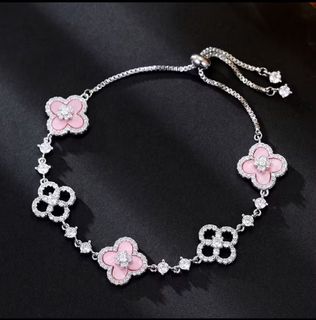 (Category: ) located in . Submitted by craftershoppers82 (Listing ID 1427975442, Image 1). Description: .