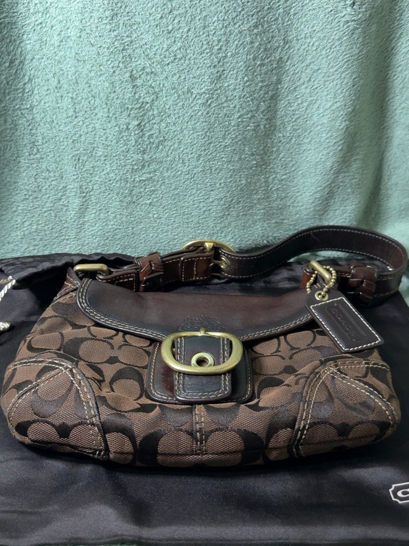 Coach Bleeker Choco Brown Shoulder Bag (Category: Luxury Bags & Wallets) located in Makati City. Submitted by joshdelrey (Listing ID 1428039397, Image 3). Description: Vintage Coach Bleeker Choco Brown - Authentic - Rank AB - With dustbag 📍Makati.