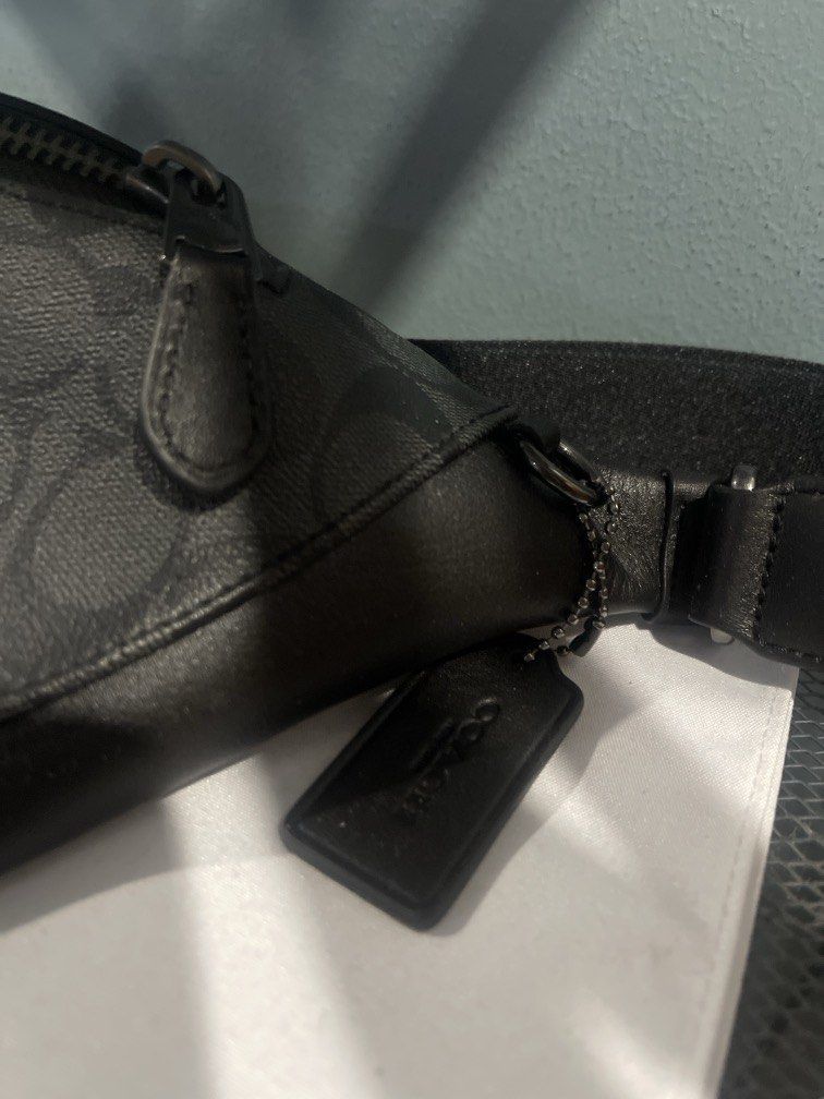 Coach Mens Belt Bag (Category: Luxury Bags & Wallets) located in Quezon City. Submitted by skys_store (Listing ID 1427981984, Image 2). Description: Used twice! Bought in Singapore.