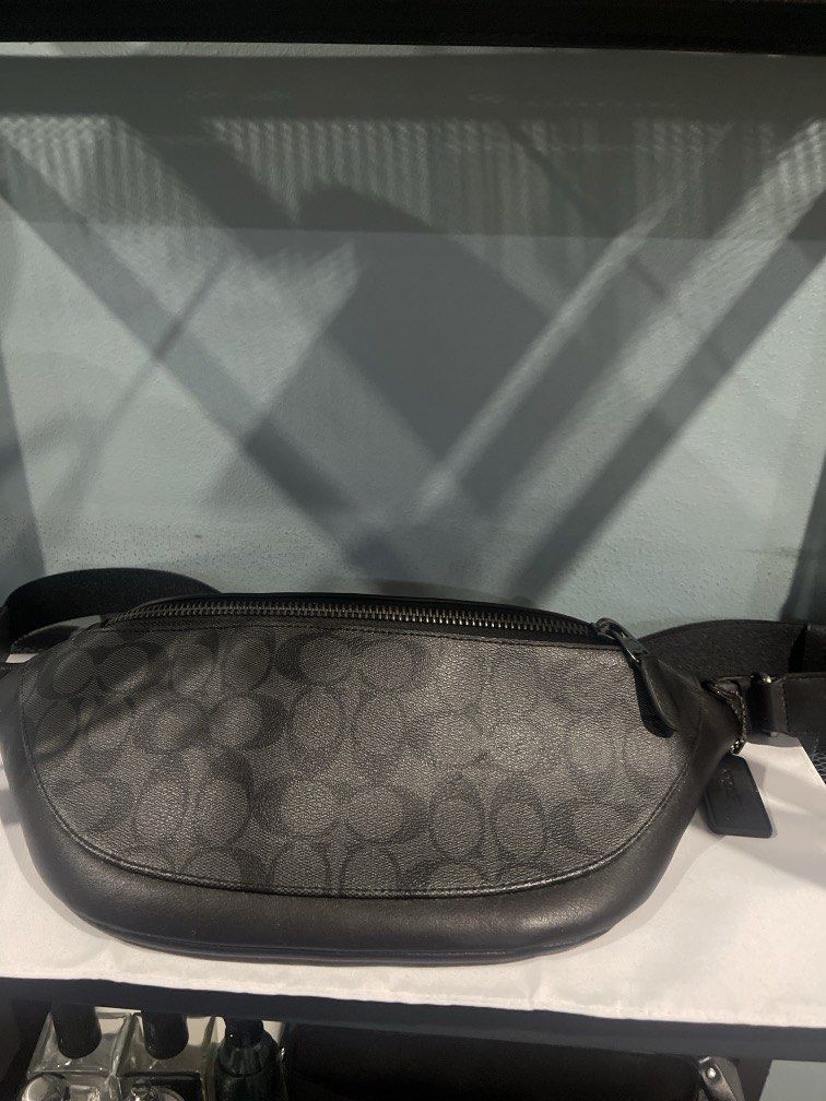 Coach Mens Belt Bag (Category: Luxury Bags & Wallets) located in Quezon City. Submitted by skys_store (Listing ID 1427981984, Image 1). Description: Used twice! Bought in Singapore.