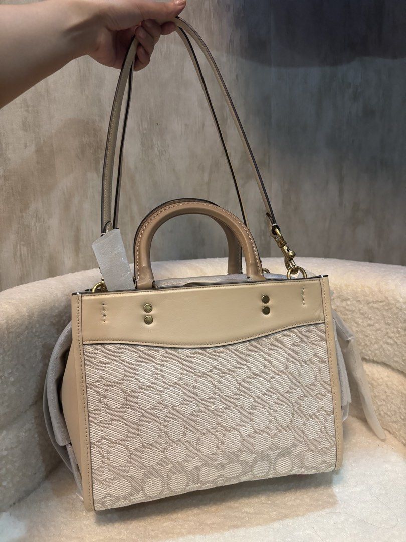 Coach Rogue 25 Handbag (Category: Luxury Bags & Wallets) located in Manila. Submitted by _thepursela (Listing ID 1428016603, Image 3). Description: .