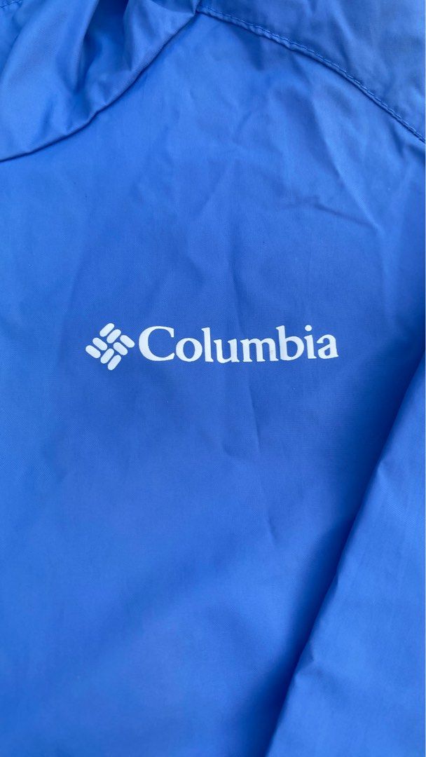 Columbia Lightweight Windbreaker (Category: Coats, Jackets and Outerwear) located in Cabanatuan. Submitted by cj.declutter (Listing ID 1428016553, Image 2). Description: 19x 24 good condition washable stains .