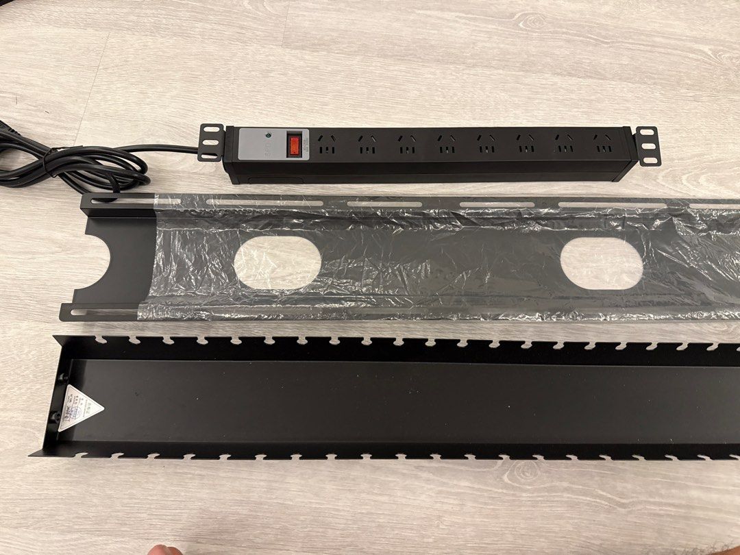 Computer parts463605827822561280