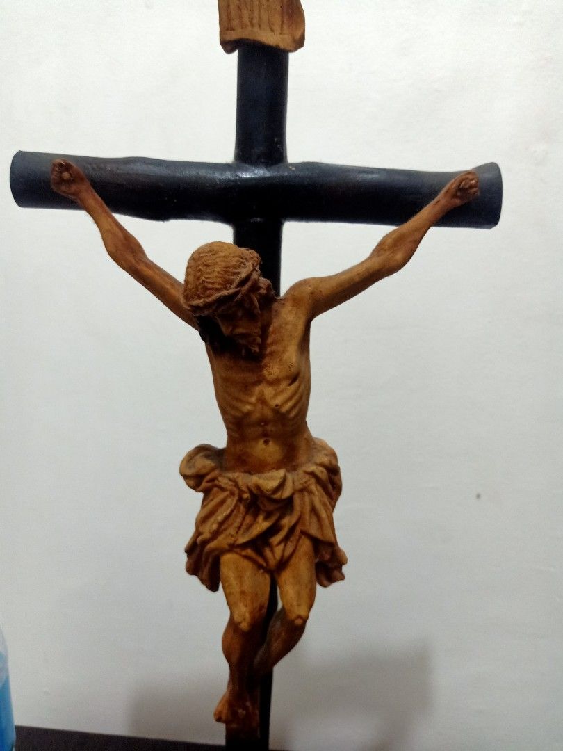 Crucifix wooden 22 inches (Category: Religious Items) located in Las Pinas. Submitted by the_recycle_shop (Listing ID 1428059339, Image 3). Description: Big size 22 inches tall Wooden cross resin figure .