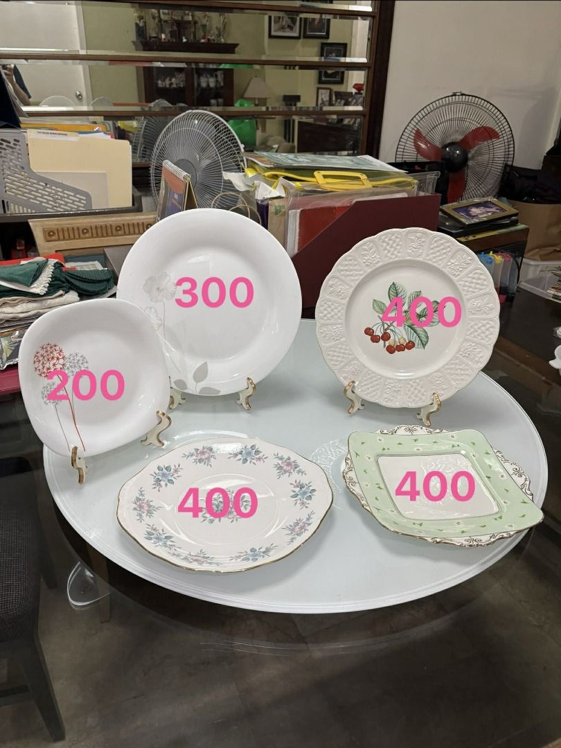 Decluttering (Category: Dinnerware & Cutlery) located in Quezon City. Submitted by mariceljohn0619 (Listing ID 1427971281, Image 3). Description: Assorted saucers, footwears, ladies dresses and thermos set for sale.