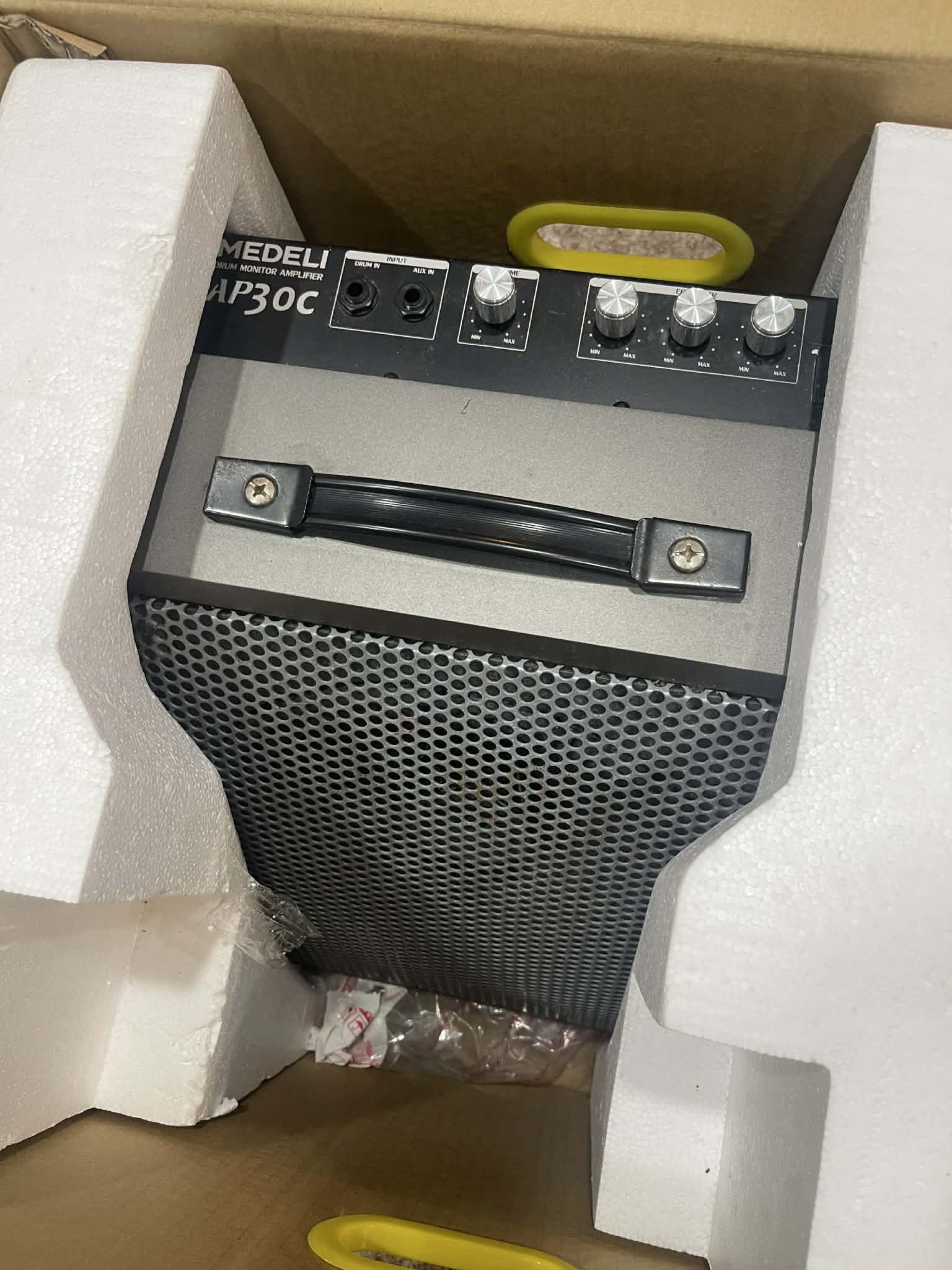 Drum amplifier/drums416988604935055362