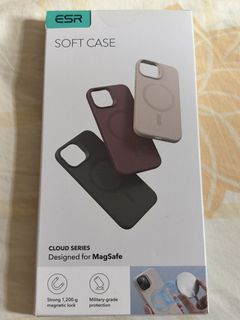 ESR Cloud Series Soft Case for iPhone 15