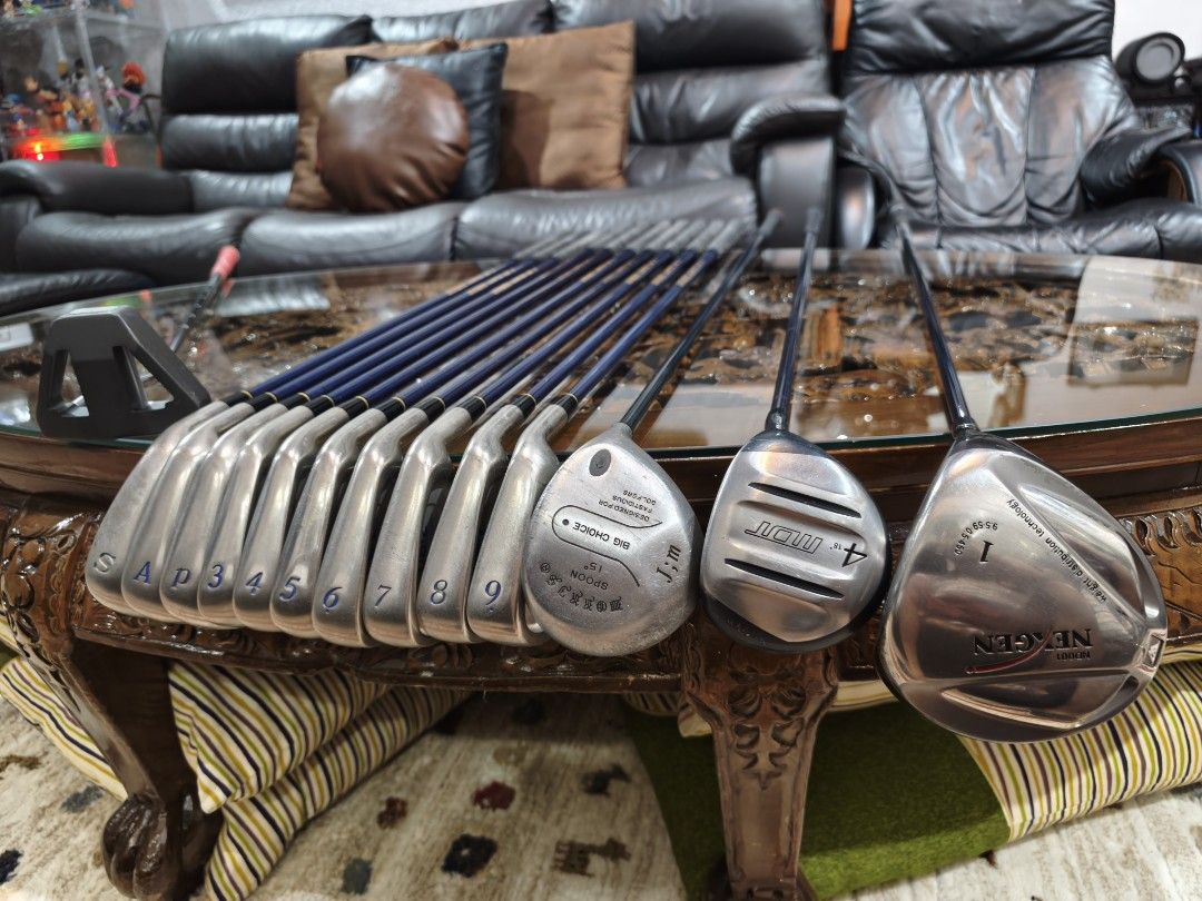 Golf Set (Category: Golf) located in Paranaque City. Submitted by manilagolfmarket (Listing ID 1427965074, Image 1). Description: For Sale Golf Set ° Ubiz R flex graphite shaft irons °MDT wood °Nexgen Driver °Mallet putter °Kasco bag included in good condition. for only 9.3k pick up Bf Paranaque free shipping within MM..