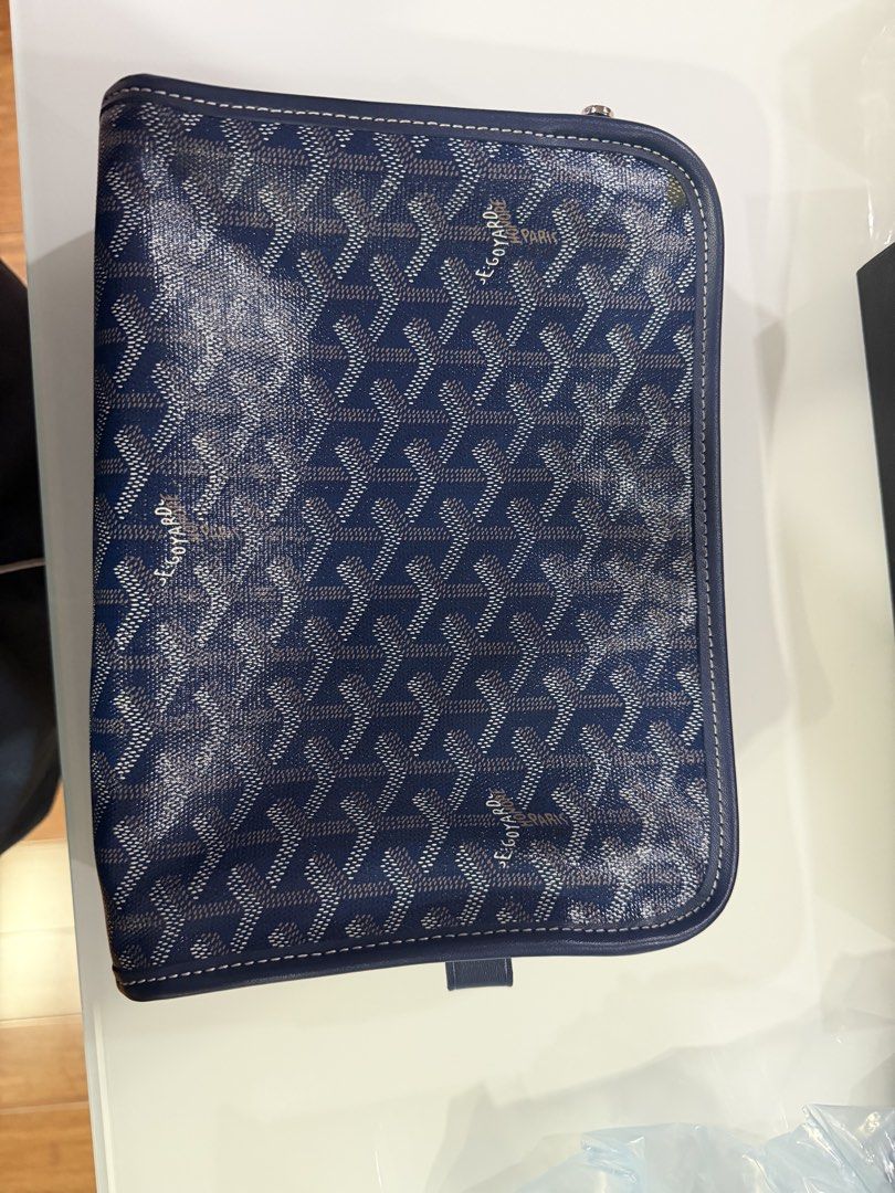 Goyard Jouvence Bag (Category: Luxury Bags & Wallets) located in Manila. Submitted by luxurysellermanila (Listing ID 1427962697, Image 1). Description: For sale Goyard Jouvence MM Toiletry bag Length 24.5cm Width 7cm Height 19cm Weight 0.34kgs Comes with dust bag Meetups or shipping c/o buyer .
