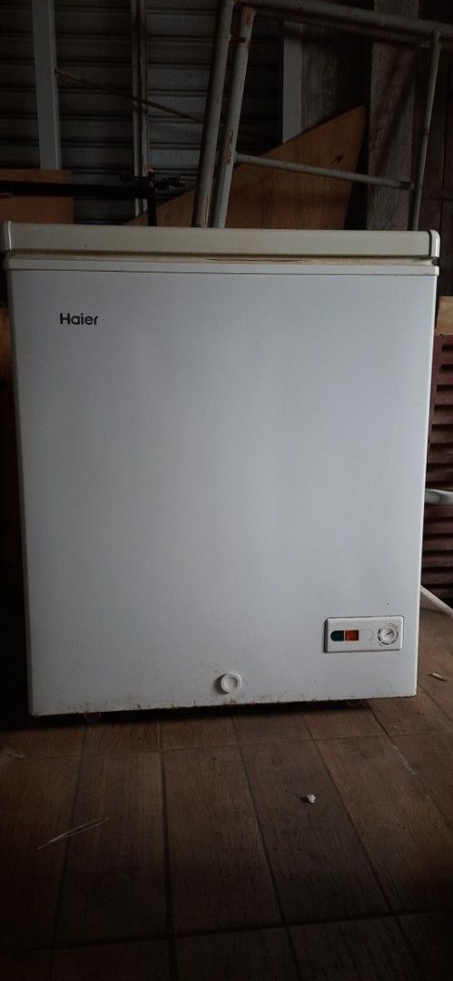 Haier Chest Freezer (Category: Refrigerators and Freezers) located in Makati City. Submitted by velz78 (Listing ID 1427946012, Image 1). Description: Defective not freezing but cooling for repair mga 1year kasi na stock hindi ginagamit kaya ayaw magyelo for pickup only Poblacion Makati area contact 0961 954 7548 if you are interested thank you..