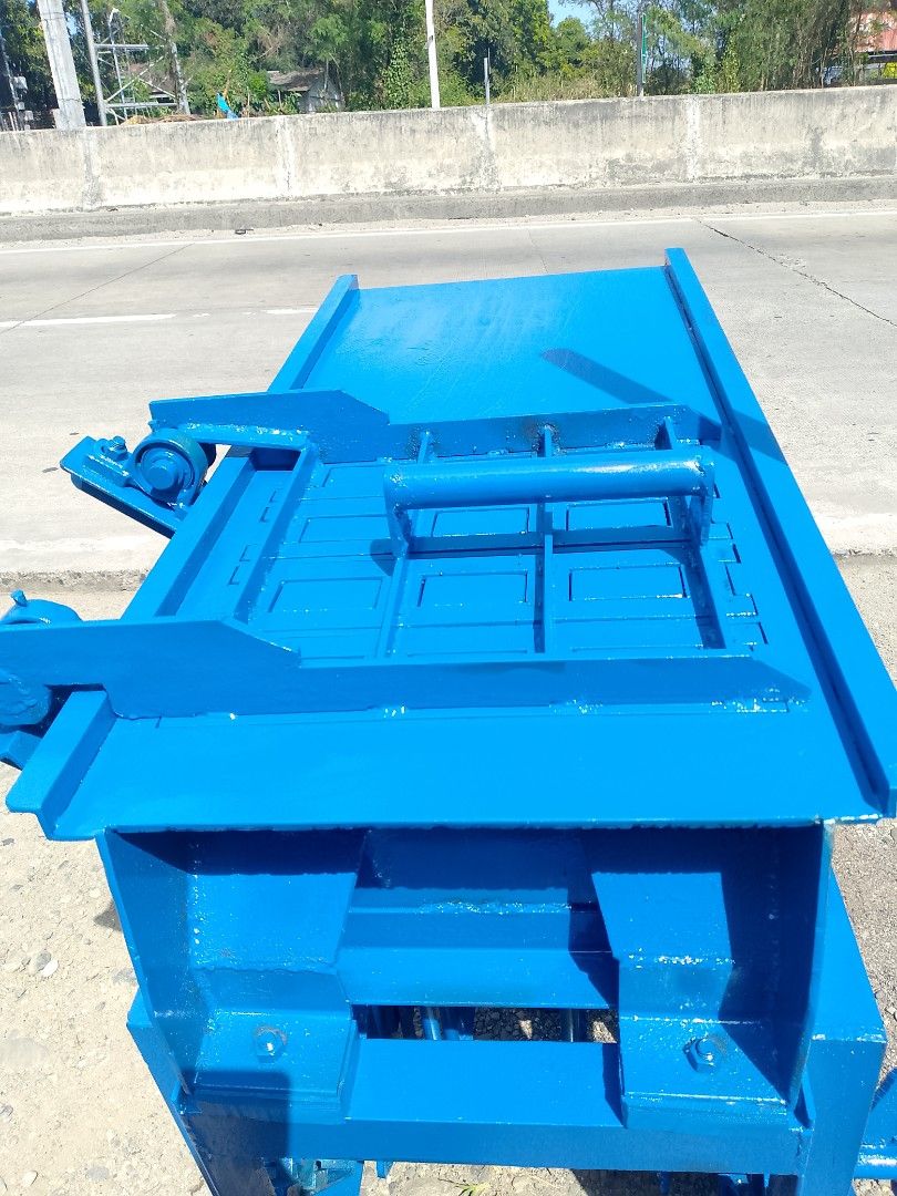 Heavy duty chb machine (Category: Construction Tools & Equipment) located in Manila. Submitted by jamraels--031024 (Listing ID 1427940914, Image 2). Description: 1 set chb machine 1 bagger mortar mixer 1 chb machine size 4 500 pcs paleta size 4 Sa mga interesado po mg pm or tumawag lang po kayo dito sa cp# 09919526814 para po sainyong mga katanungan..