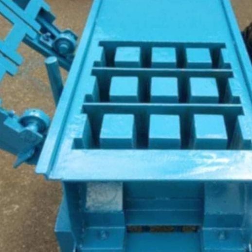 Heavy duty chb machine (Category: Construction Tools & Equipment) located in Manila. Submitted by jamraels--031024 (Listing ID 1427940914, Image 3). Description: 1 set chb machine 1 bagger mortar mixer 1 chb machine size 4 500 pcs paleta size 4 Sa mga interesado po mg pm or tumawag lang po kayo dito sa cp# 09919526814 para po sainyong mga katanungan..