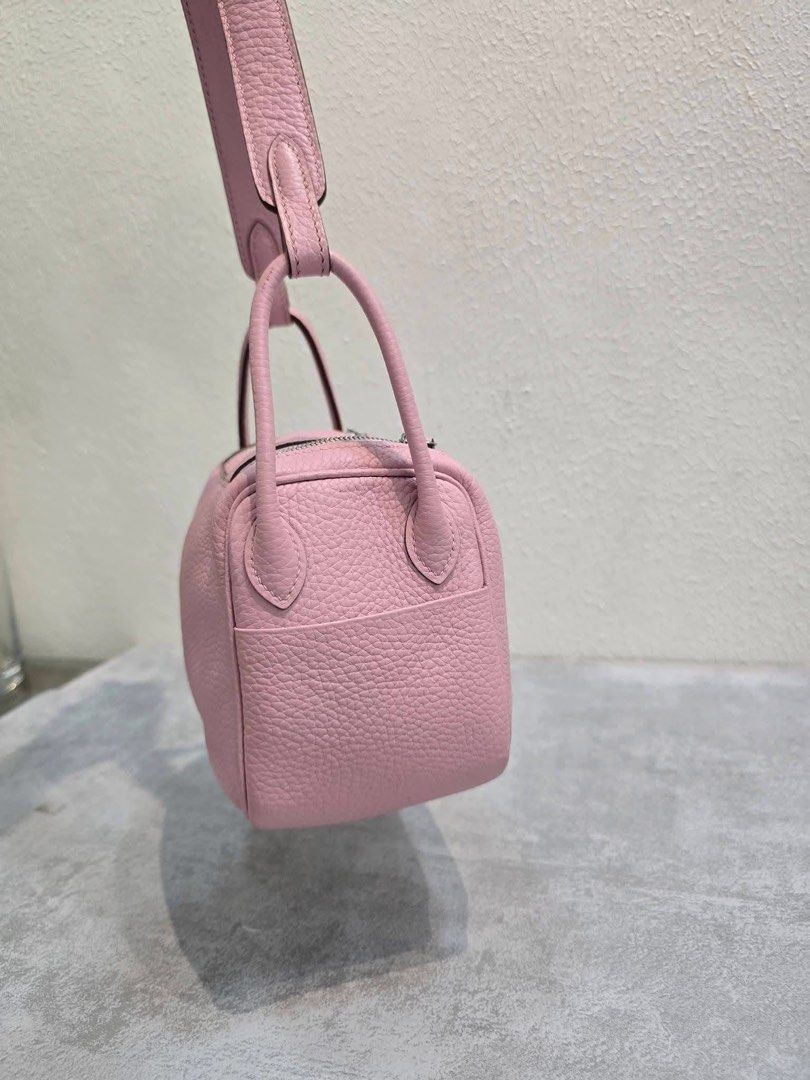 Hermes Mini Lindy 20 CM bag (Category: Cross-body Bags) located in Aparri. Submitted by secondloop_695 (Listing ID 1427998241, Image 3). Description: - With Searchable CODE ✅🎌🎌 - Hermesh Mini Lindy 20cm 🅿️ 35,000 + shipping fee ✅ .
