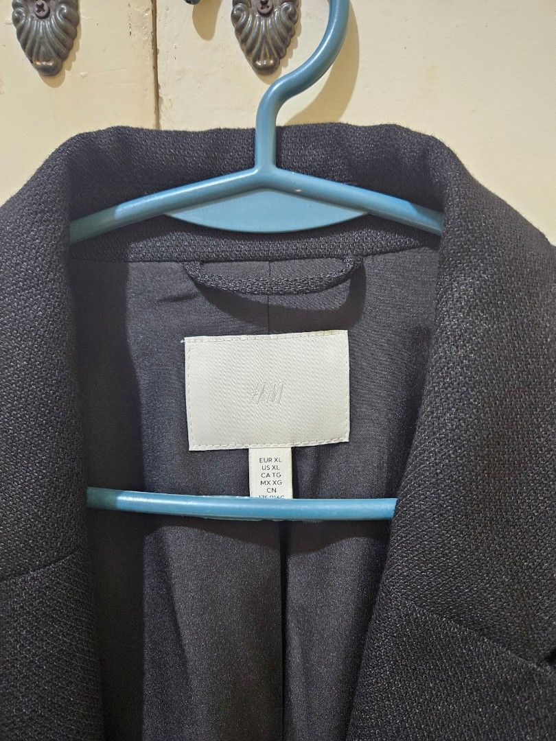 H&M coat (Category: Coats, Jackets and Outerwear) located in Santa Rosa. Submitted by cristine83 (Listing ID 1428047545, Image 2). Description: bought a wrong size. never worn .