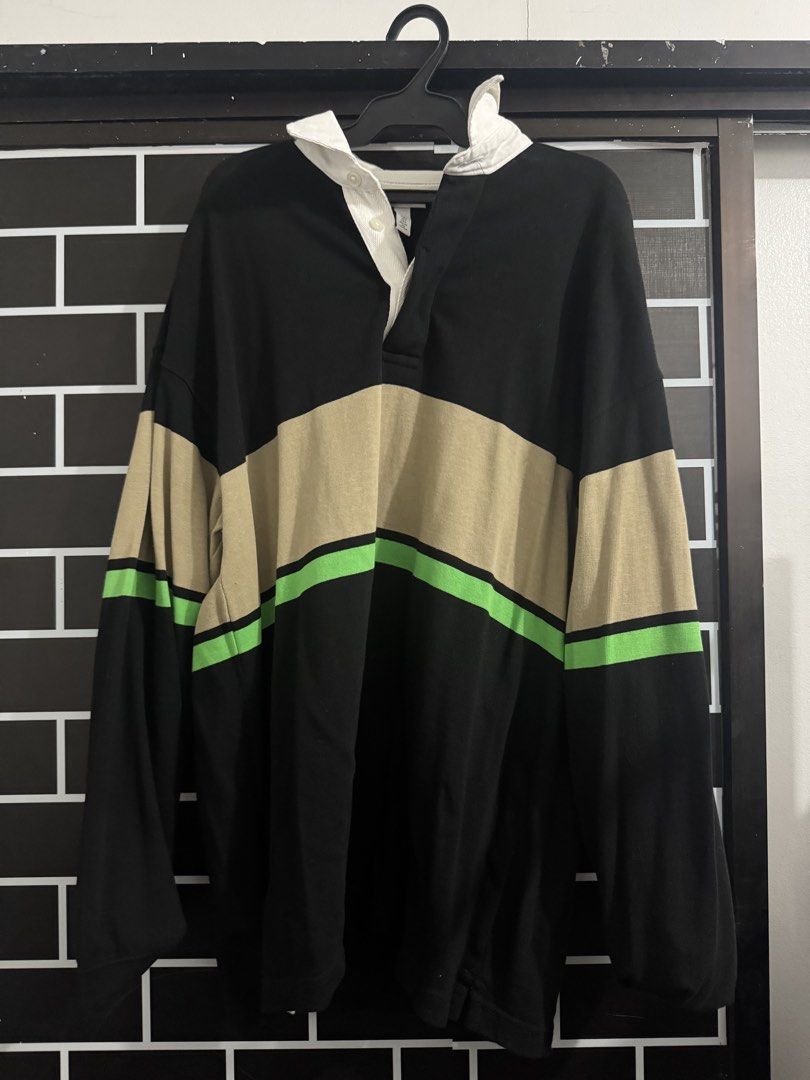 H&M Oversized Fit Rugby Shirt (Category: Tshirts & Polo Shirts ) located in Quezon City. Submitted by mvdelgado (Listing ID 1428077372, Image 2). Description: Need lang ng laba kasi na stock lang sa cabinet.